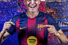 开云体育官网首页欧冠今夜再迎强敌，拜仁慕尼黑官宣签约，主帅态度——悬念犹存，资深球员宣示担当的简单介绍