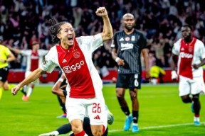 开云体育赛事直播包含阿贾克斯迎社区盾关键赛；今晨手感冰凉；话题不断；年轻球员得到机会的词条